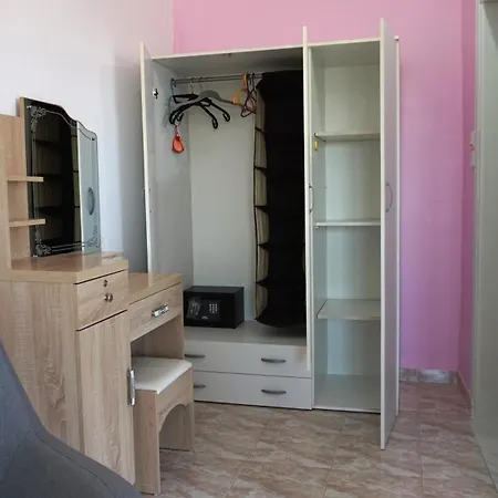 Summer Scoop By Evagstays Apartment